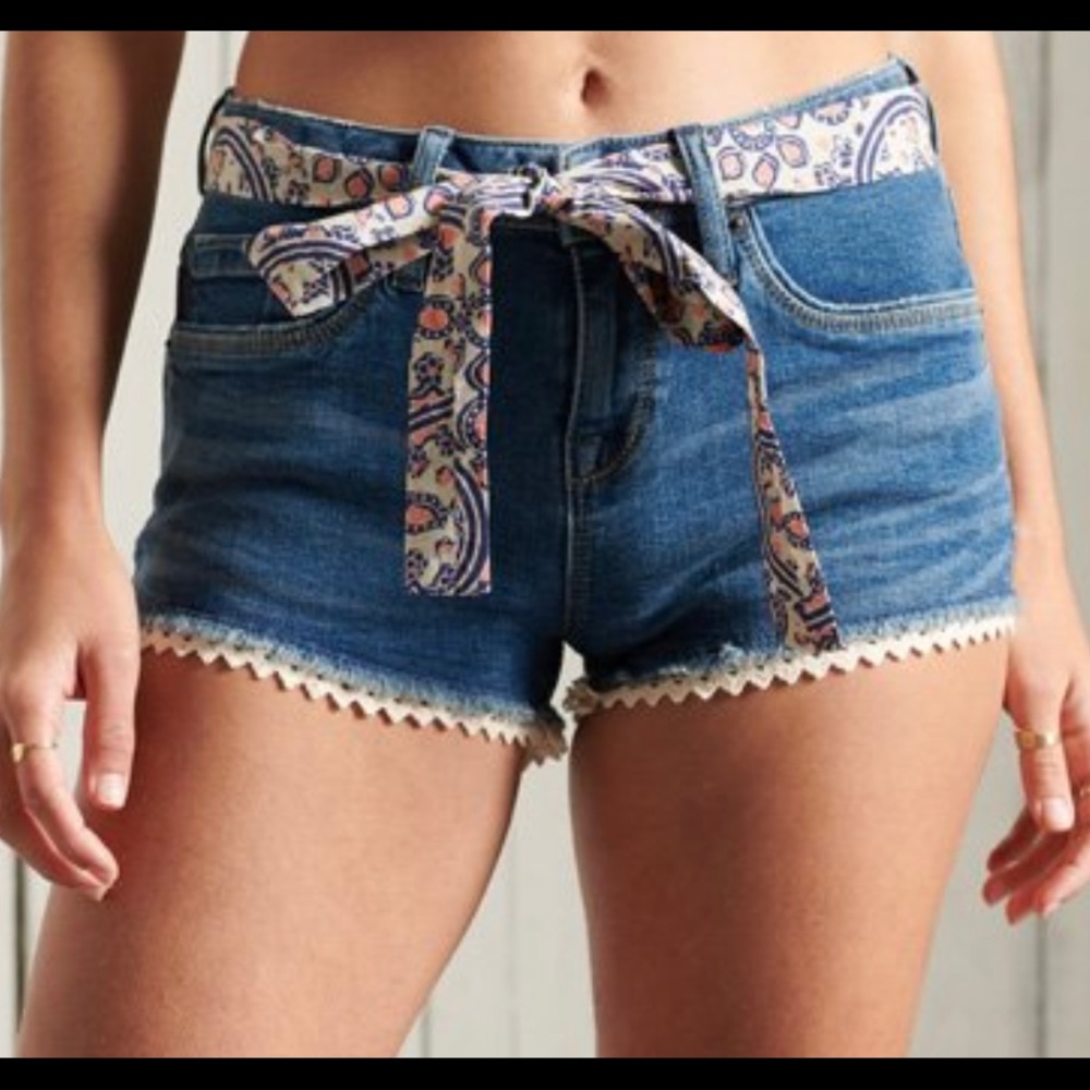 NWT Superdry Lace Hot Shorts. Size 32